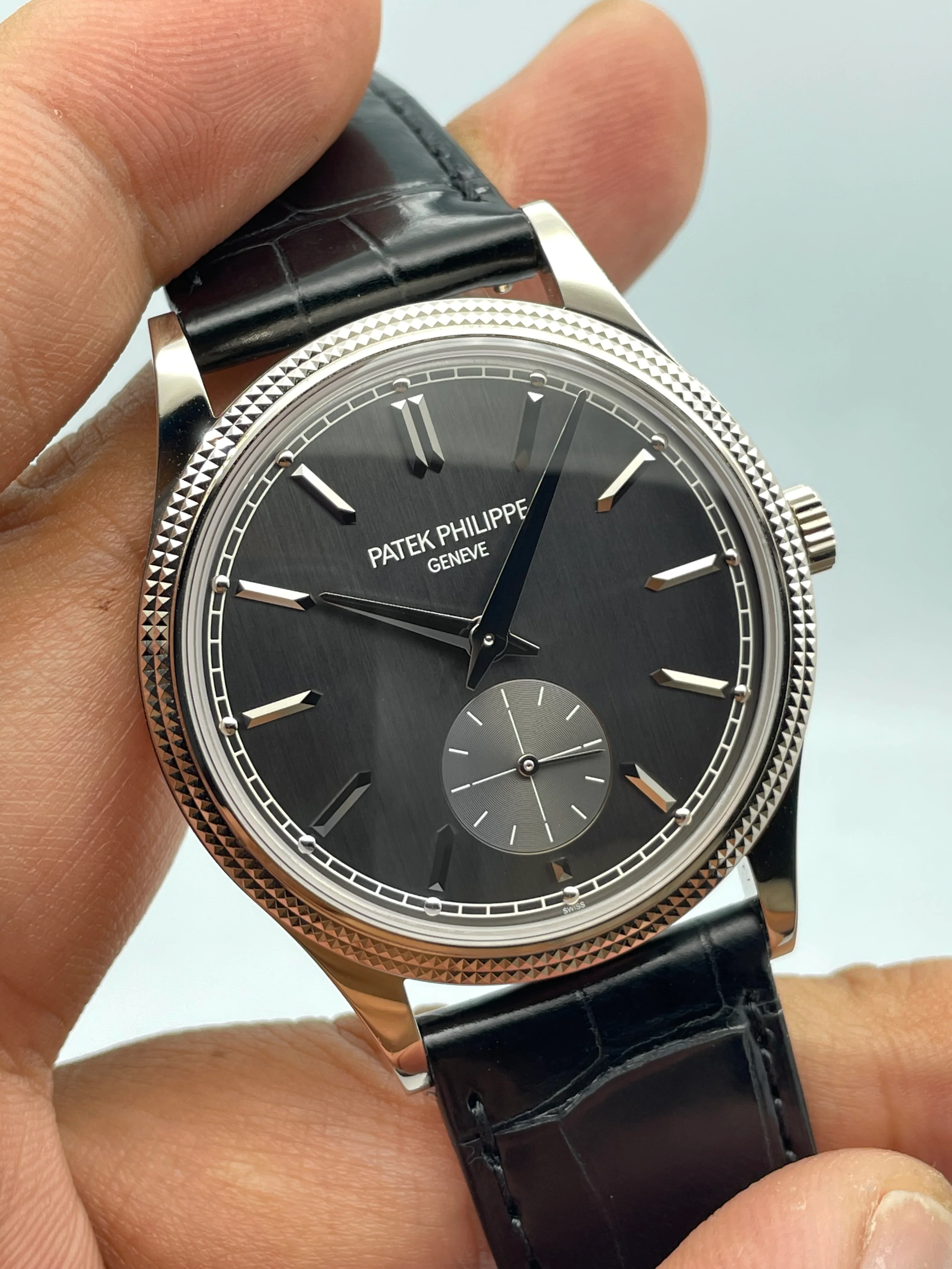 Patek Philippe Calatrava 39mm 6119G-001 2023 [Preowned] - Image 3