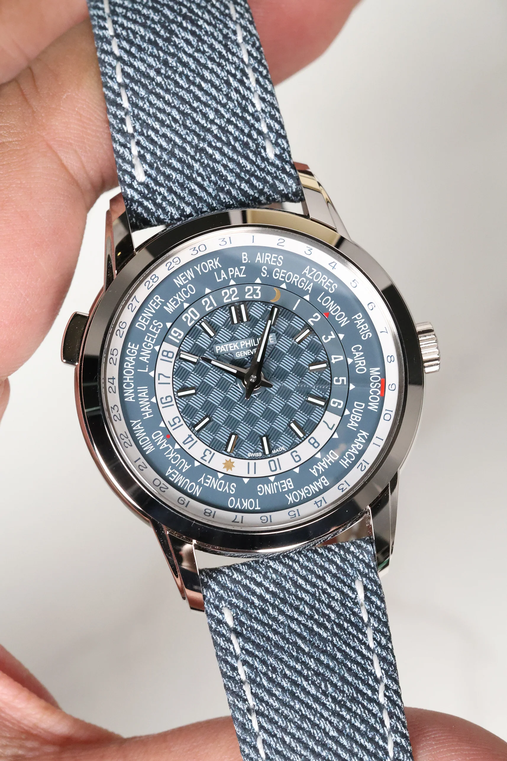 Patek Philippe Complications World Time 5330G-001 - Image 7