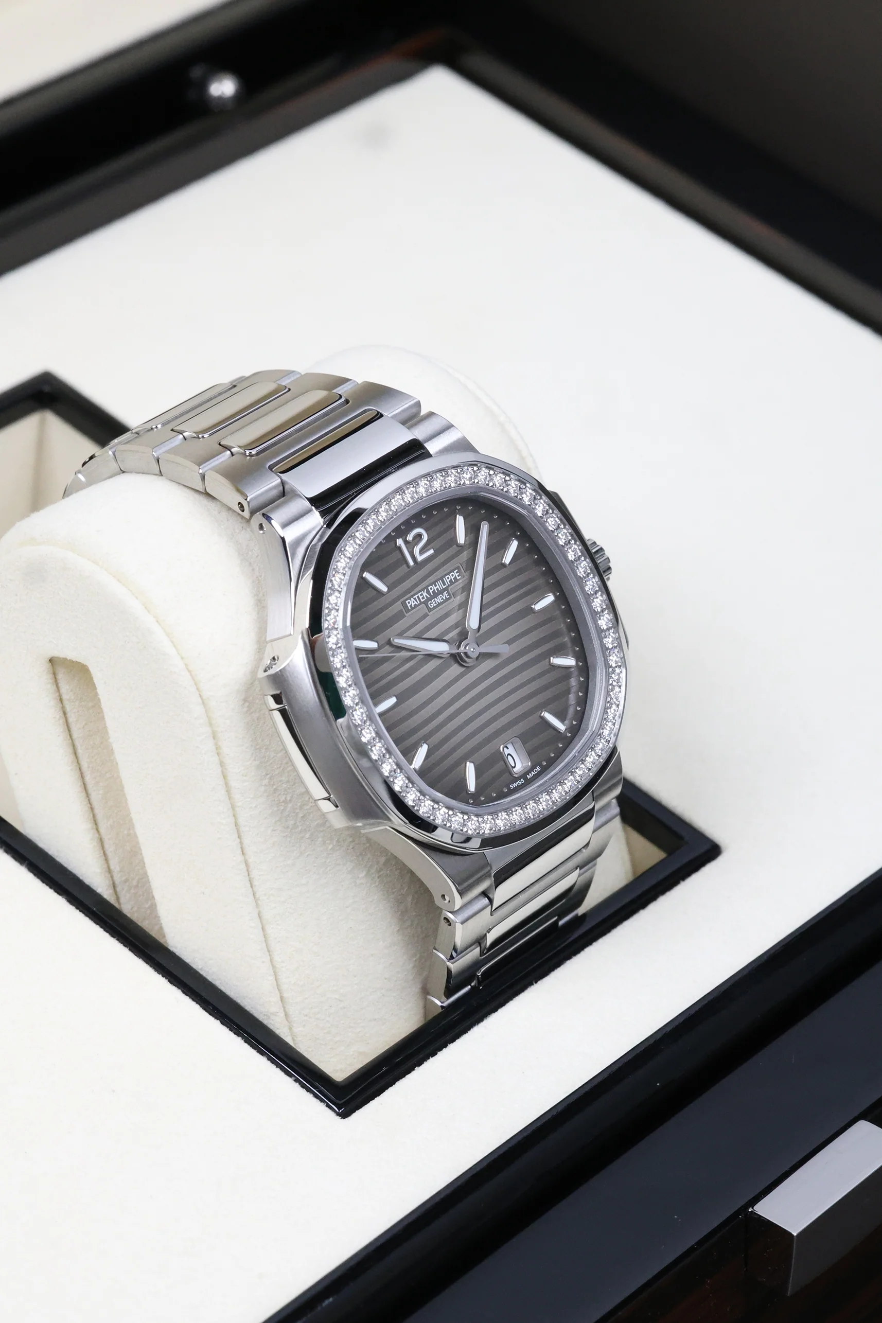 Patek Philippe Nautilus Ladies Gray Opaline Dial 7118/1200A-011 - Image 10