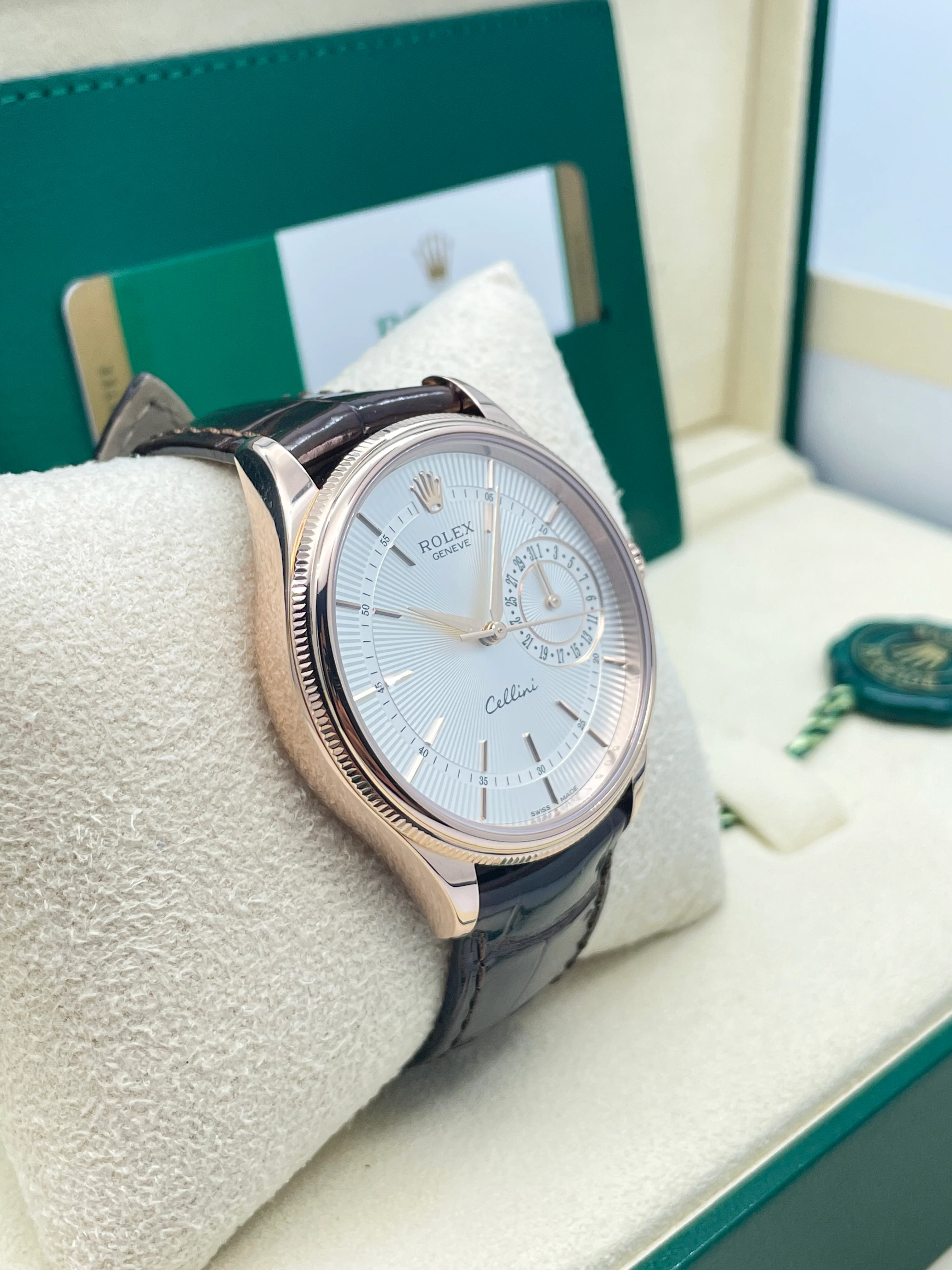Rolex Cellini Time 18kt Everose 39mm 50515 2020 [Preowned] - Image 5