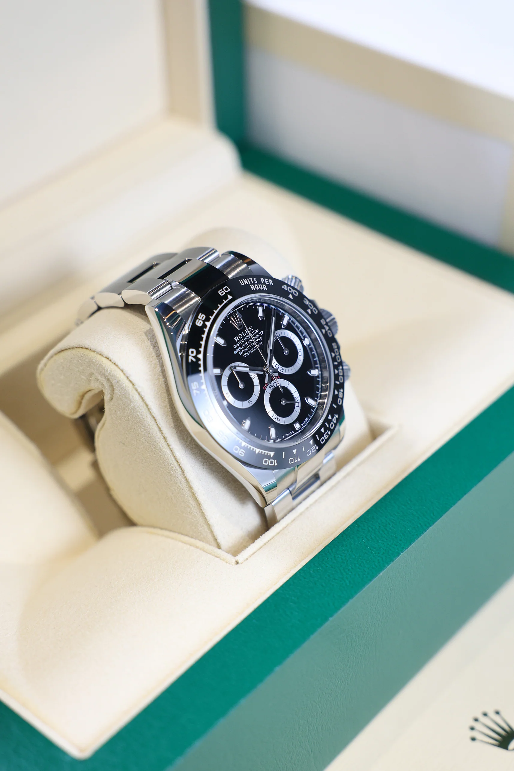 Rolex Cosmograph Daytona Steel 40mm Black 116500LN 2019 [Preowned] - Image 10