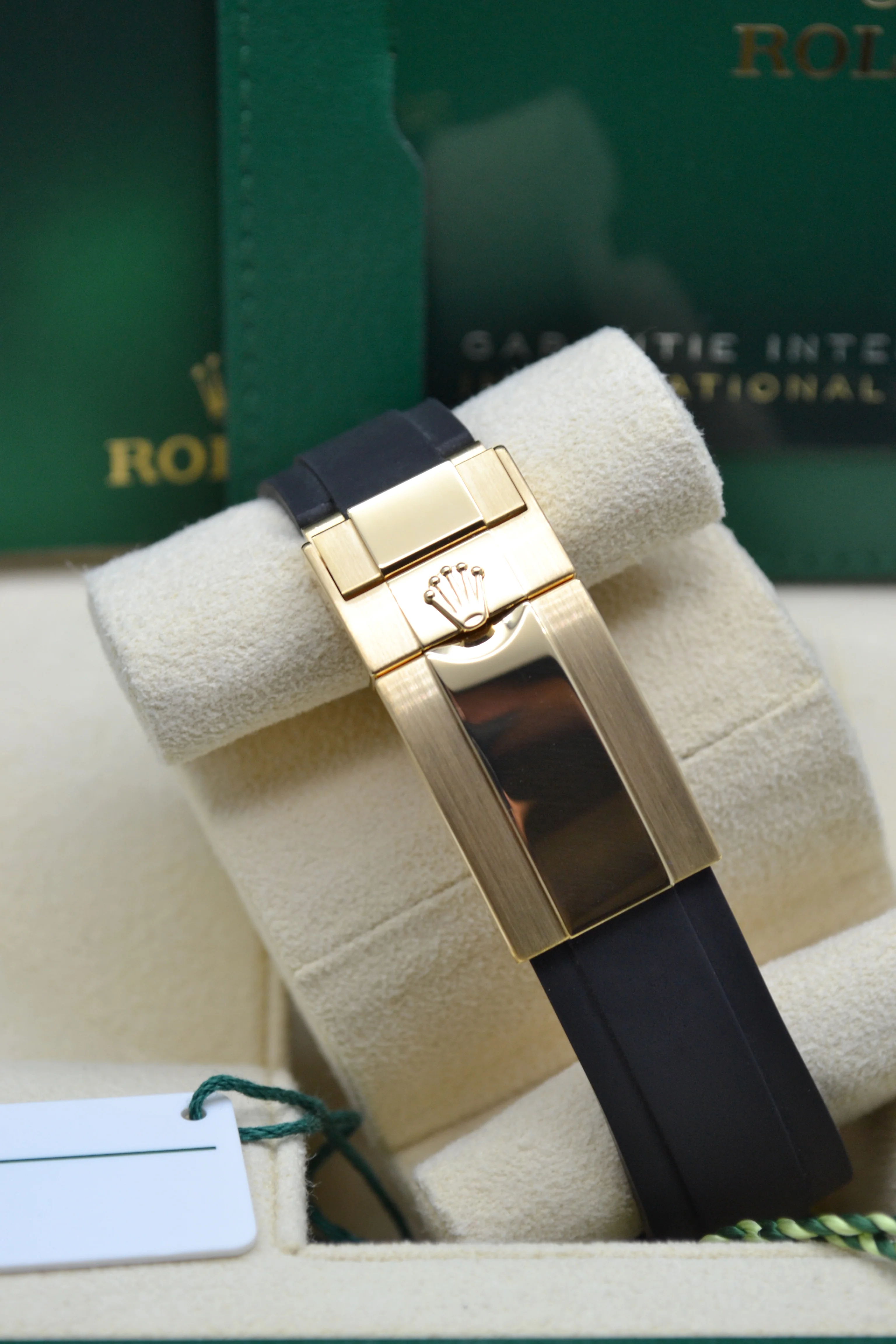 Rolex Cosmograph Daytona Yellow Gold YML Oysterflex 116518LN 2023 [Preowned] - Image 13