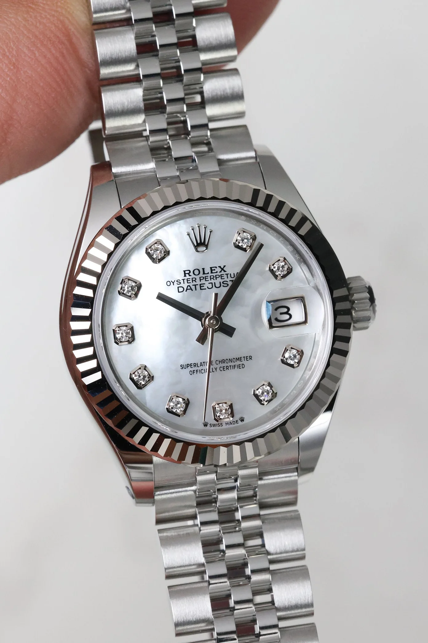 Rolex Datejust 28mm 10 Diamonds White Mother of Pearl Jubilee 279174 - Image 7