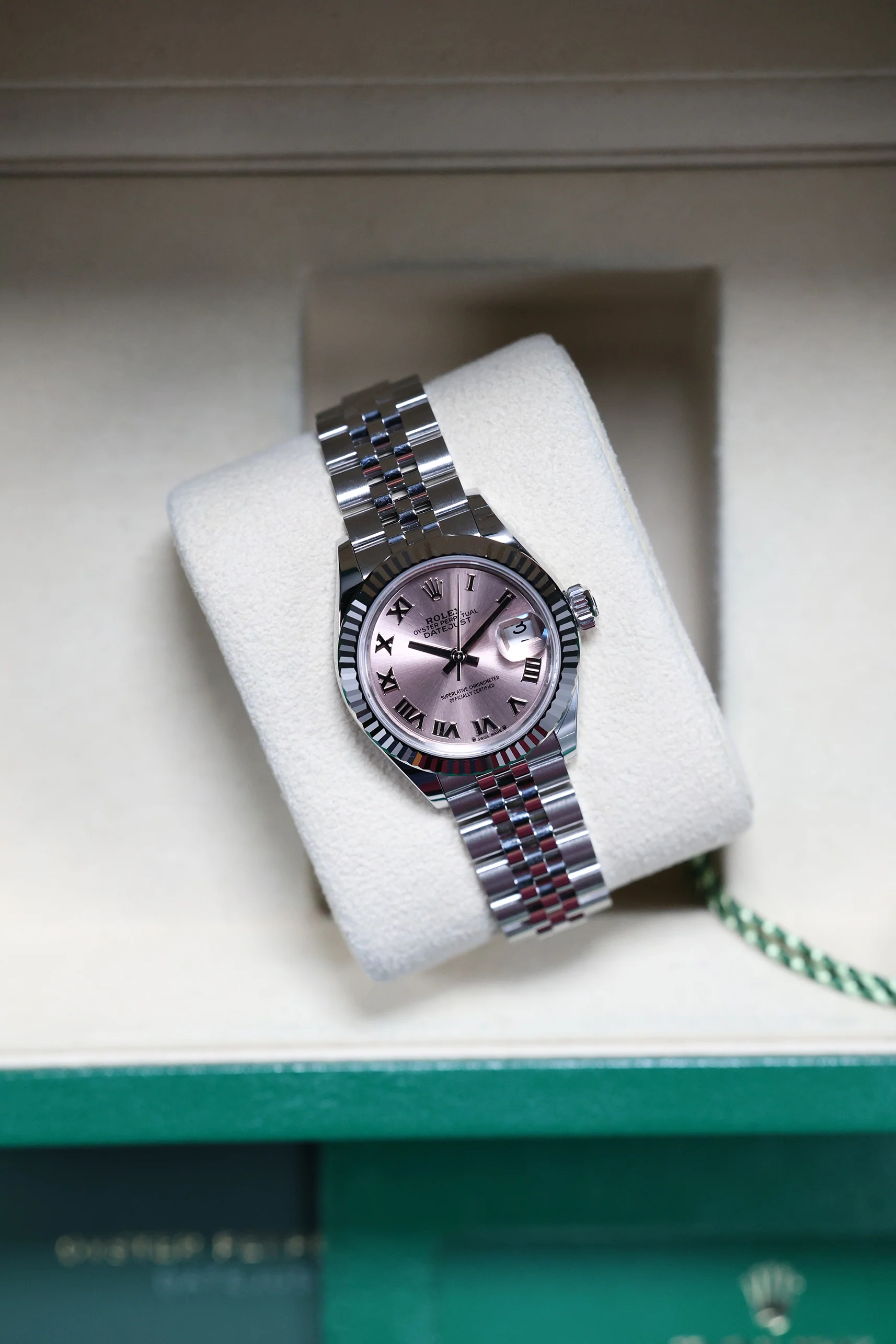Rolex Datejust 28mm Pink Roman Jubilee 279174 - Image 8
