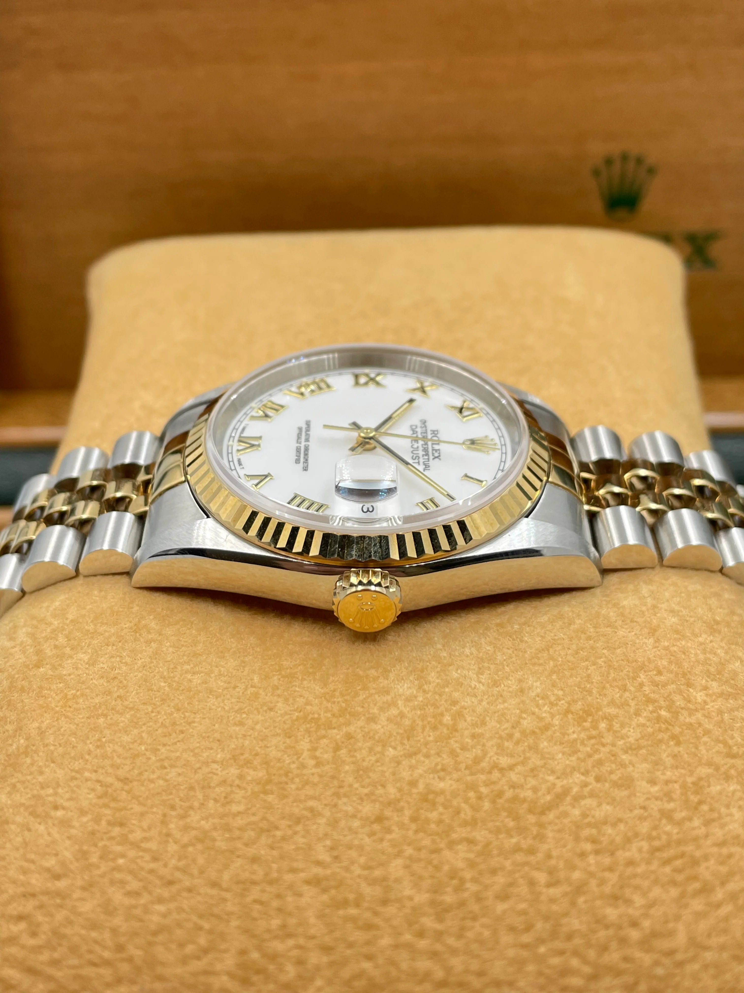 Rolex Datejust 36mm White Roman Dial Steel Rolesor on Jubilee 16233 1998 [NOS] - Image 11