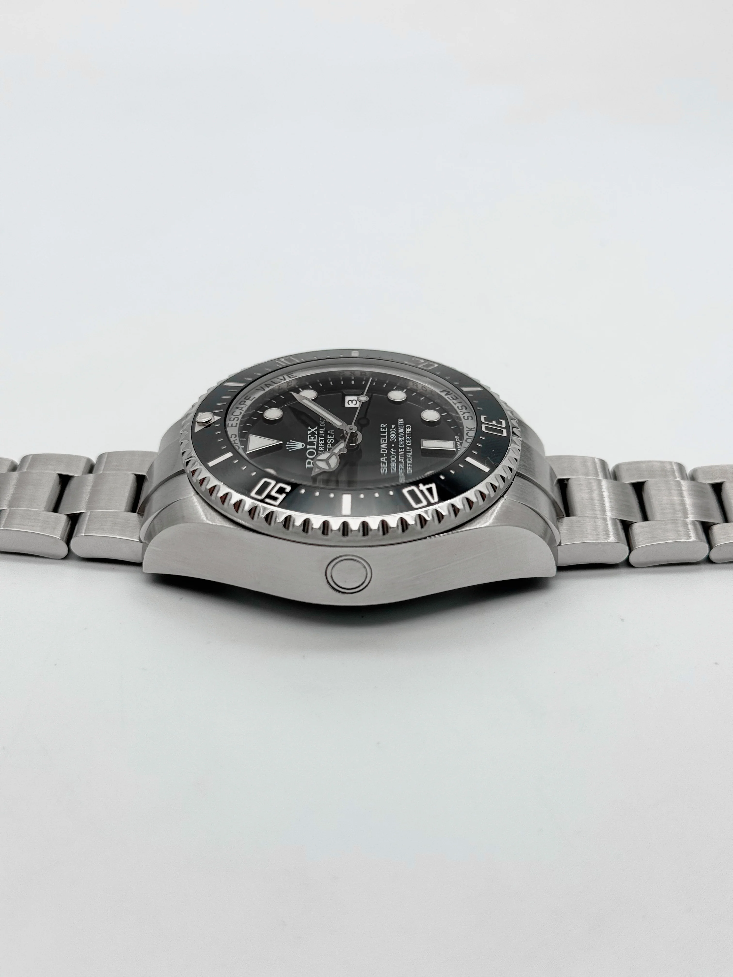 Rolex Deep Sea Dweller 116660 2014 Discontinued [Preowned] - Image 18