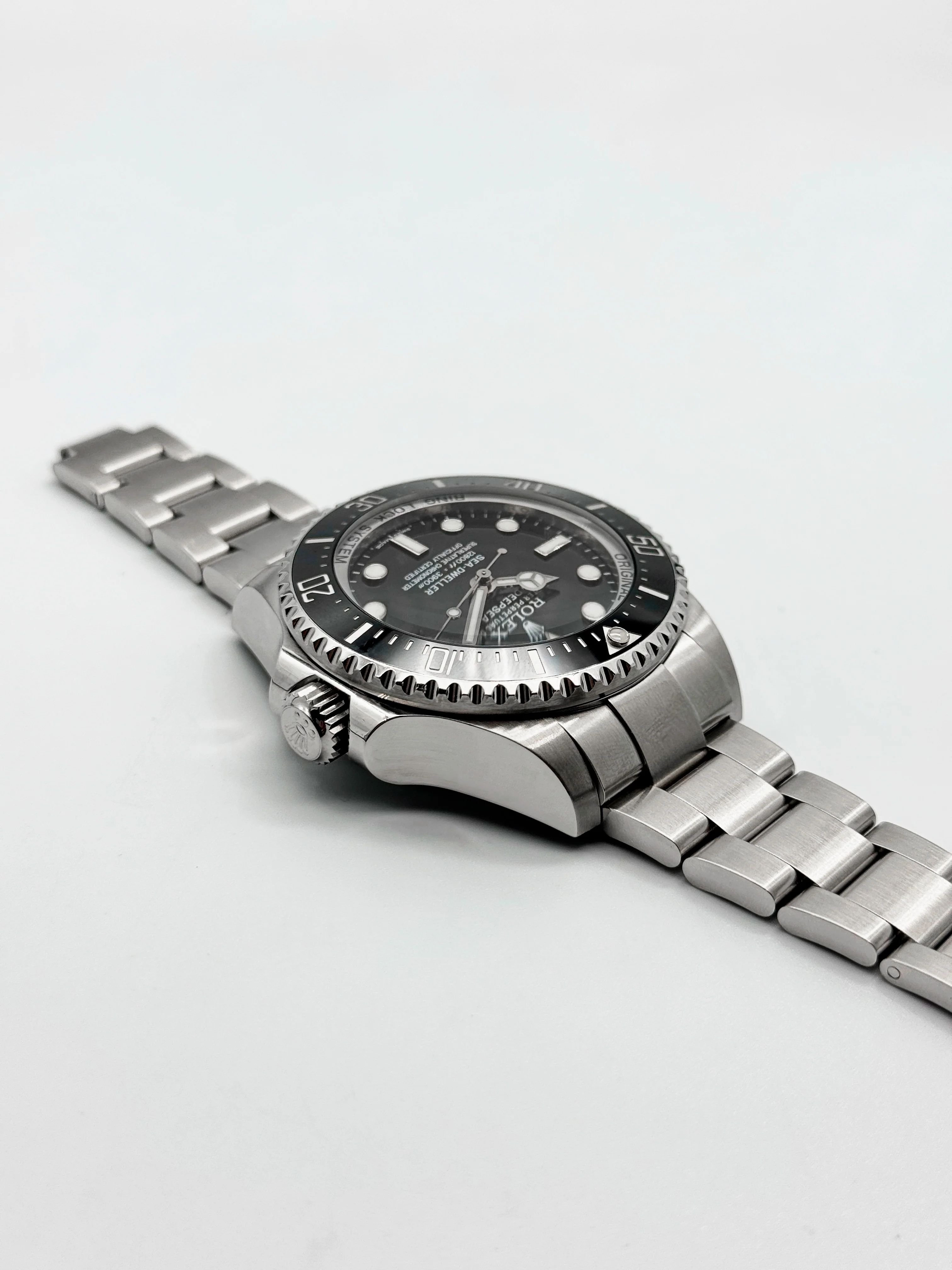 Rolex Deep Sea Dweller 116660 2014 Discontinued [Preowned] - Image 20