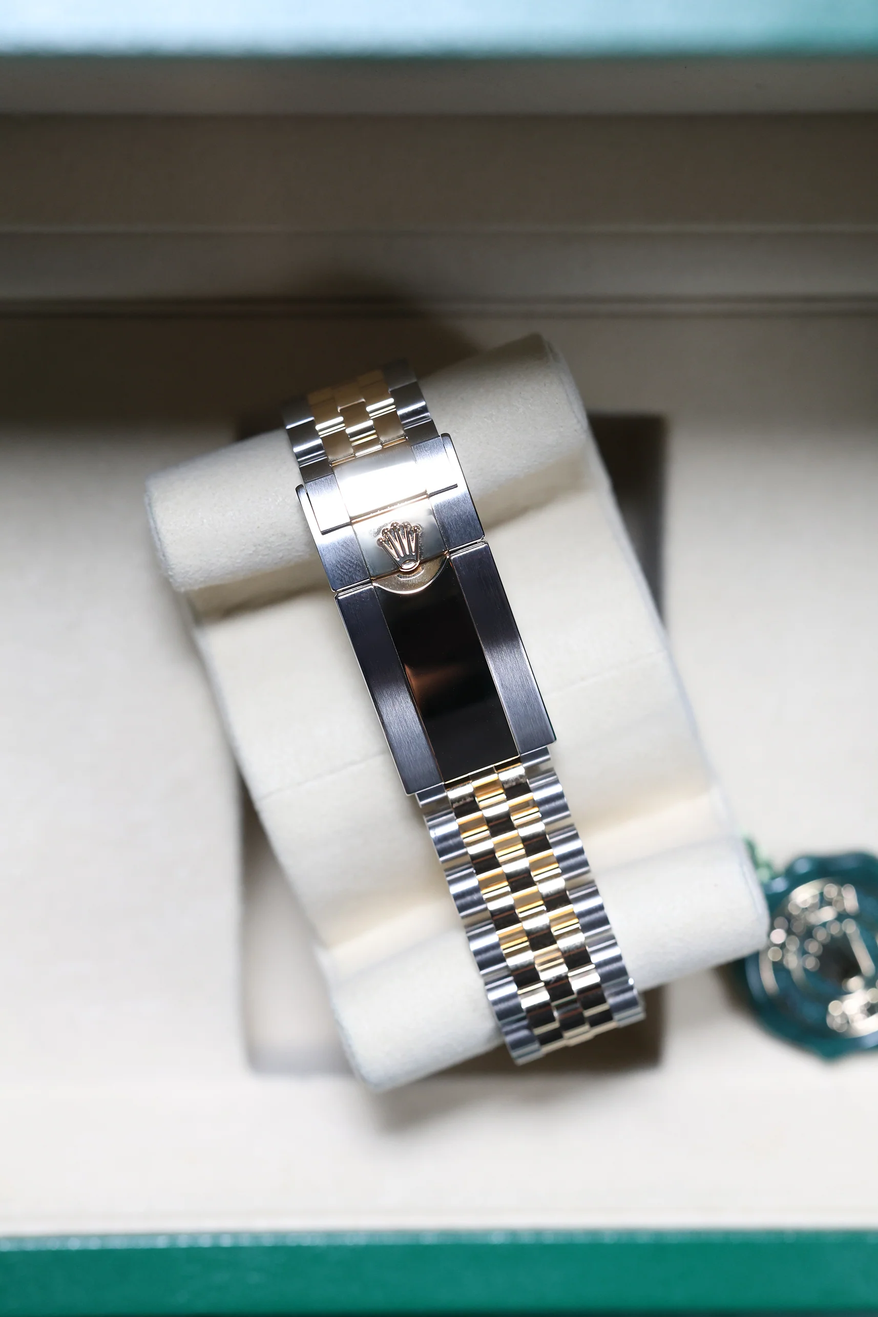 Rolex GMT Master II Steel & YG 126713GRNR - Image 13