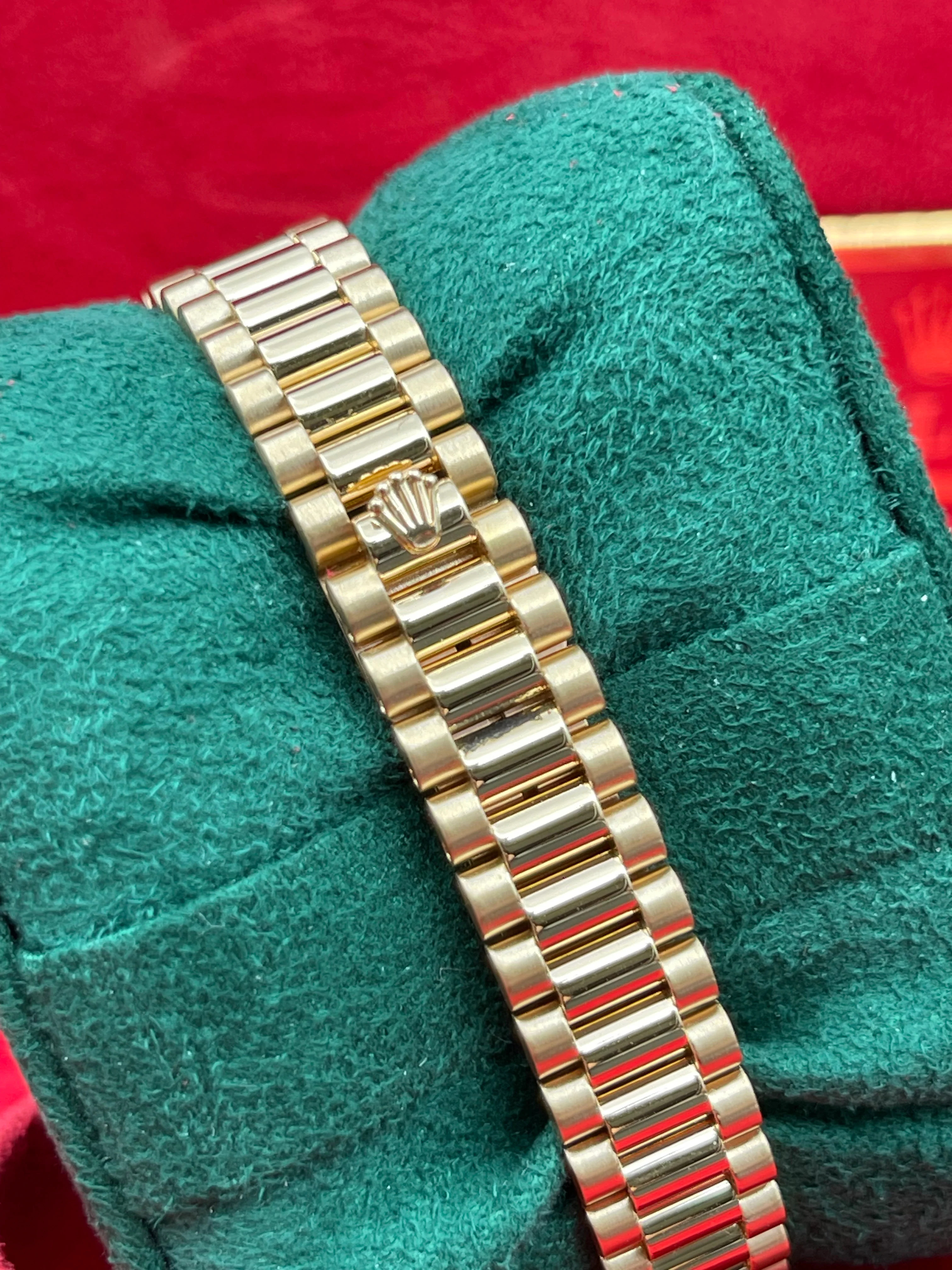 Rolex Lady Datejust 26mm 18kt Yellow Gold 10 Diamond dial 69178 1999 [Preowned] - Image 14
