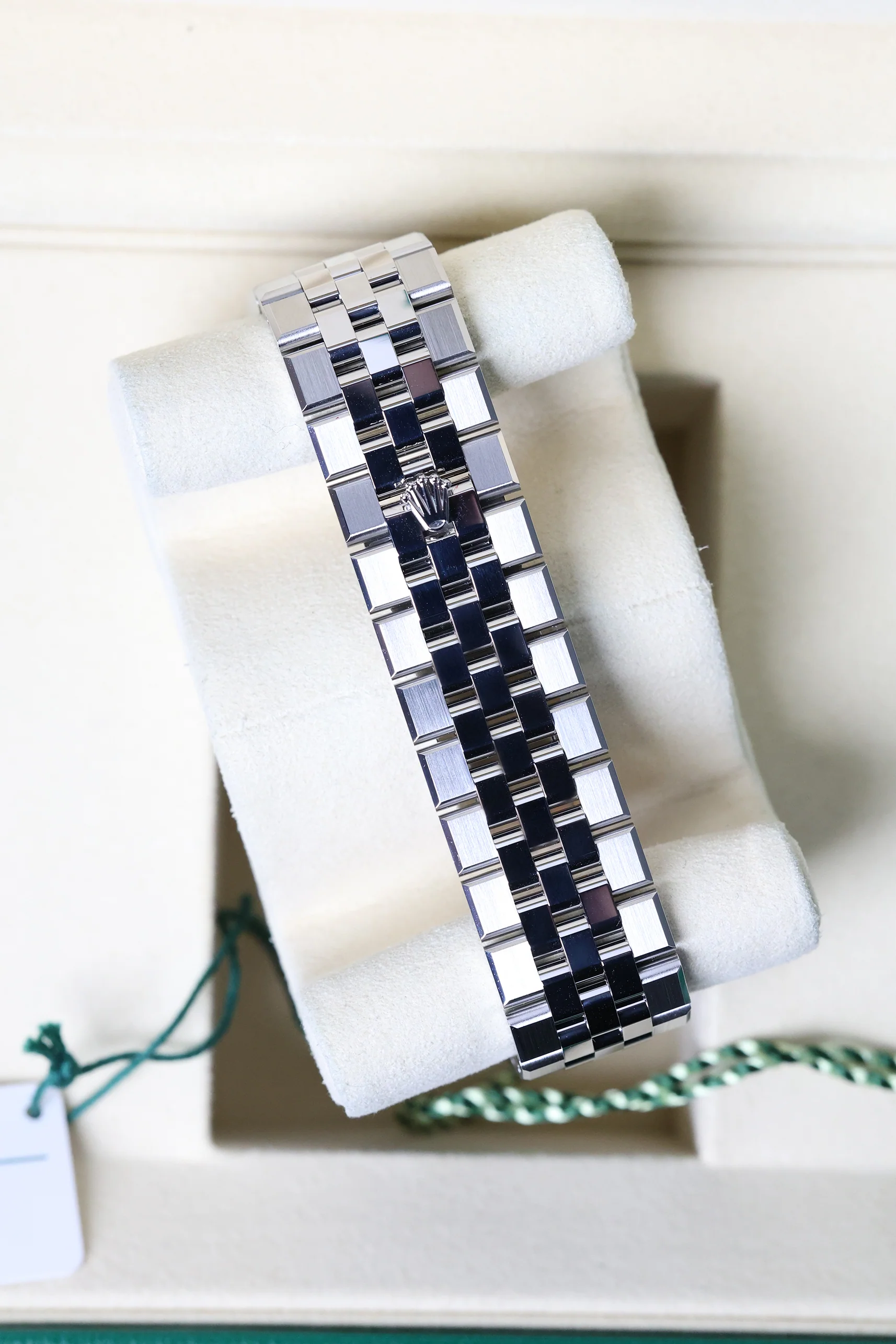 Rolex Land-Dweller 36mm 127234 - Image 13
