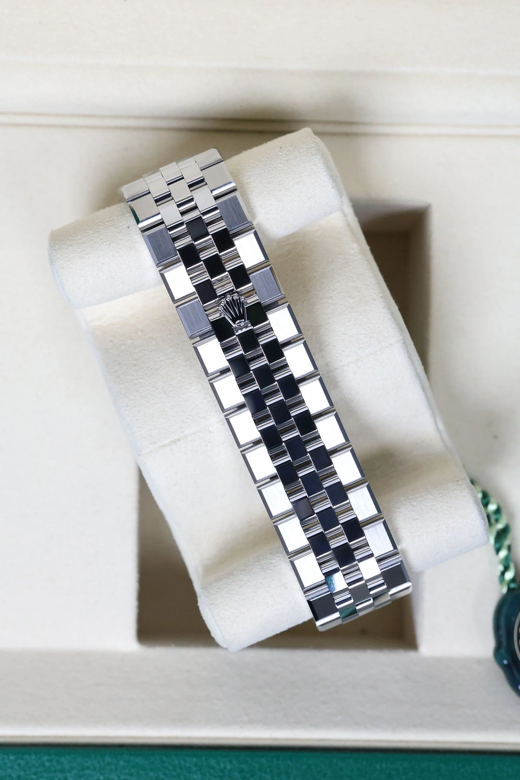 Rolex Land-Dweller 36mm 127234 - Image 14