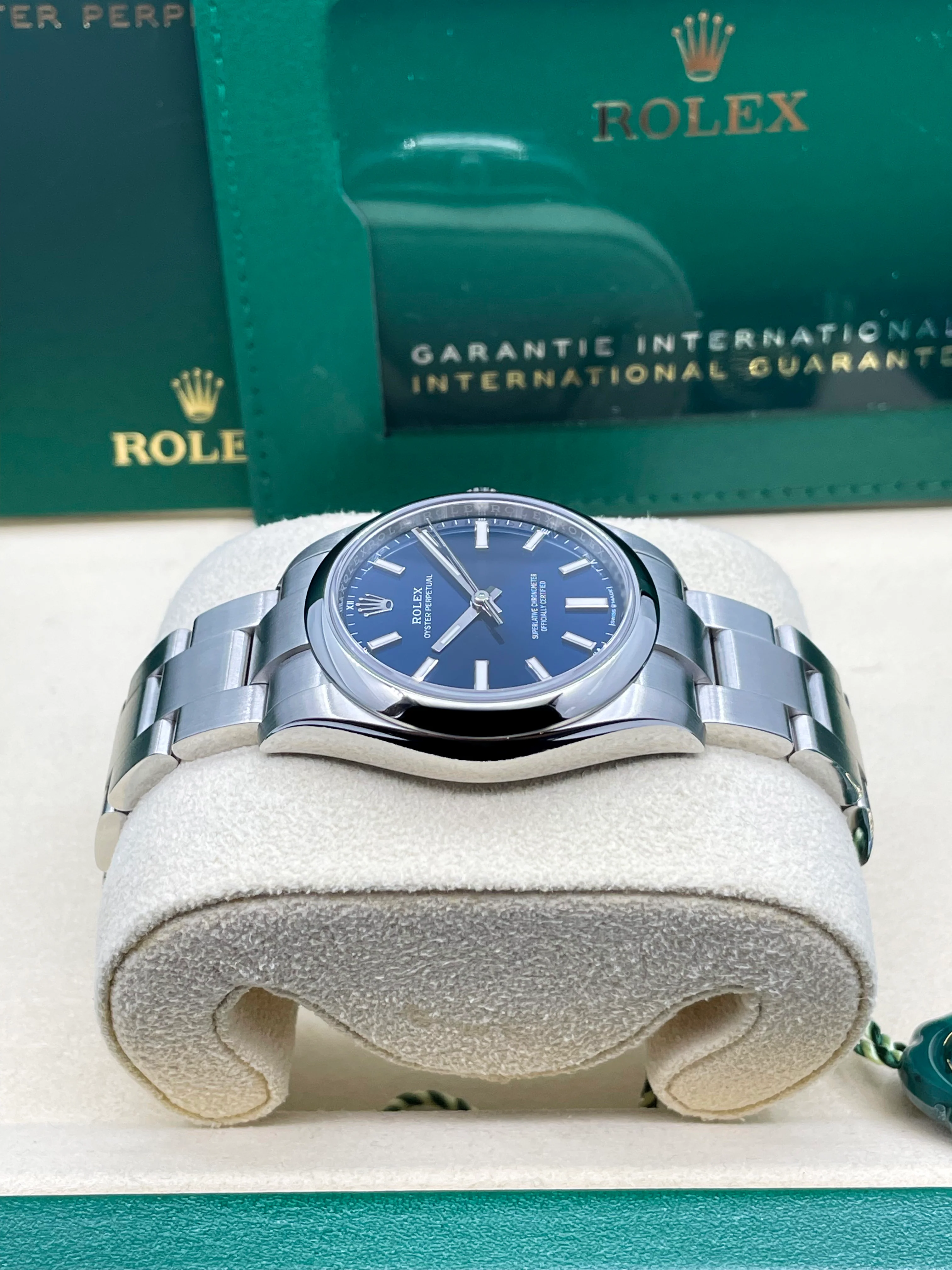 Rolex Oyster Perpetual 34mm Bright Blue 124200 - Image 11