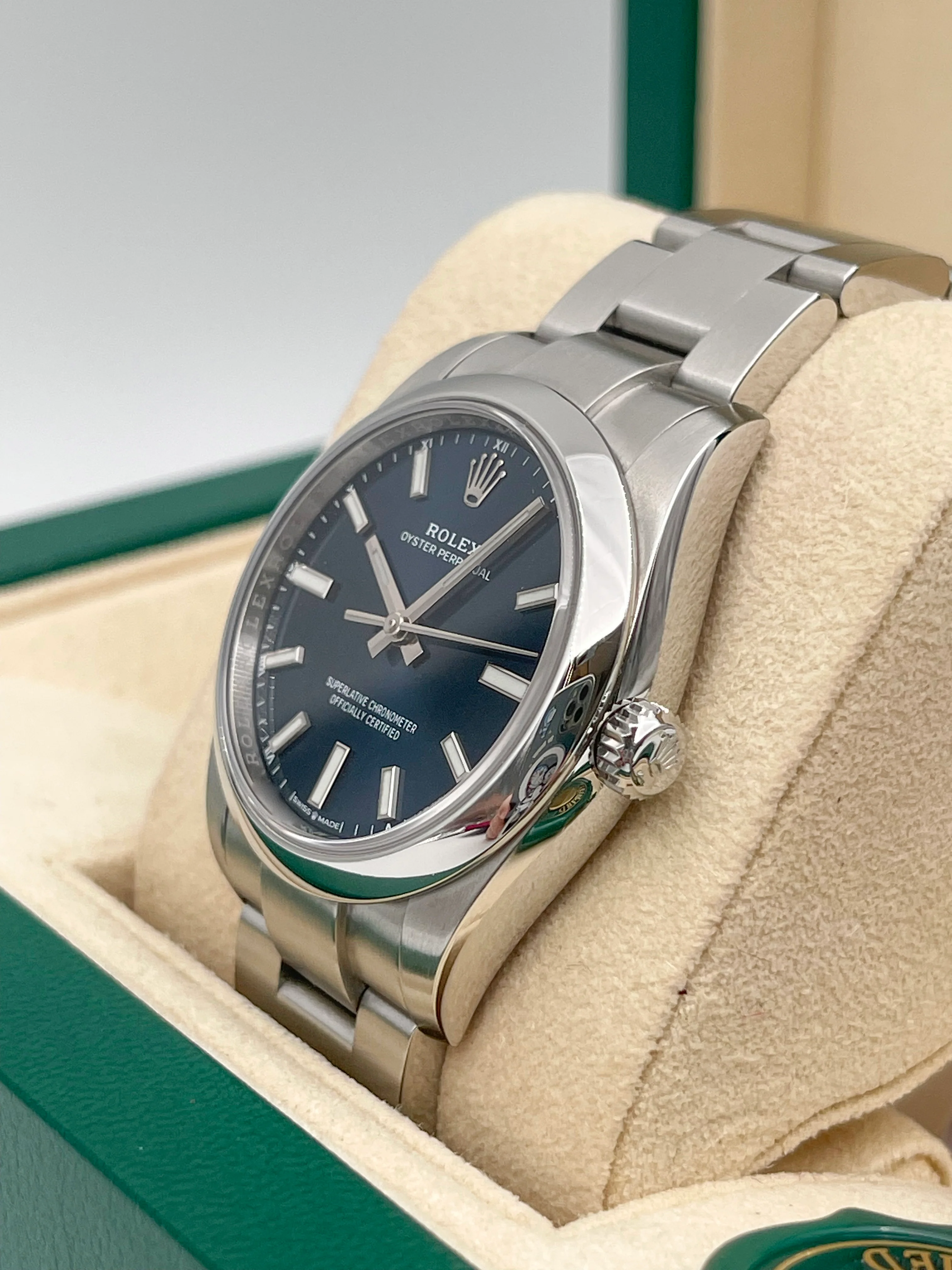 Rolex Oyster Perpetual 34mm Bright Blue 124200 2021 [Preowned] - Image 10