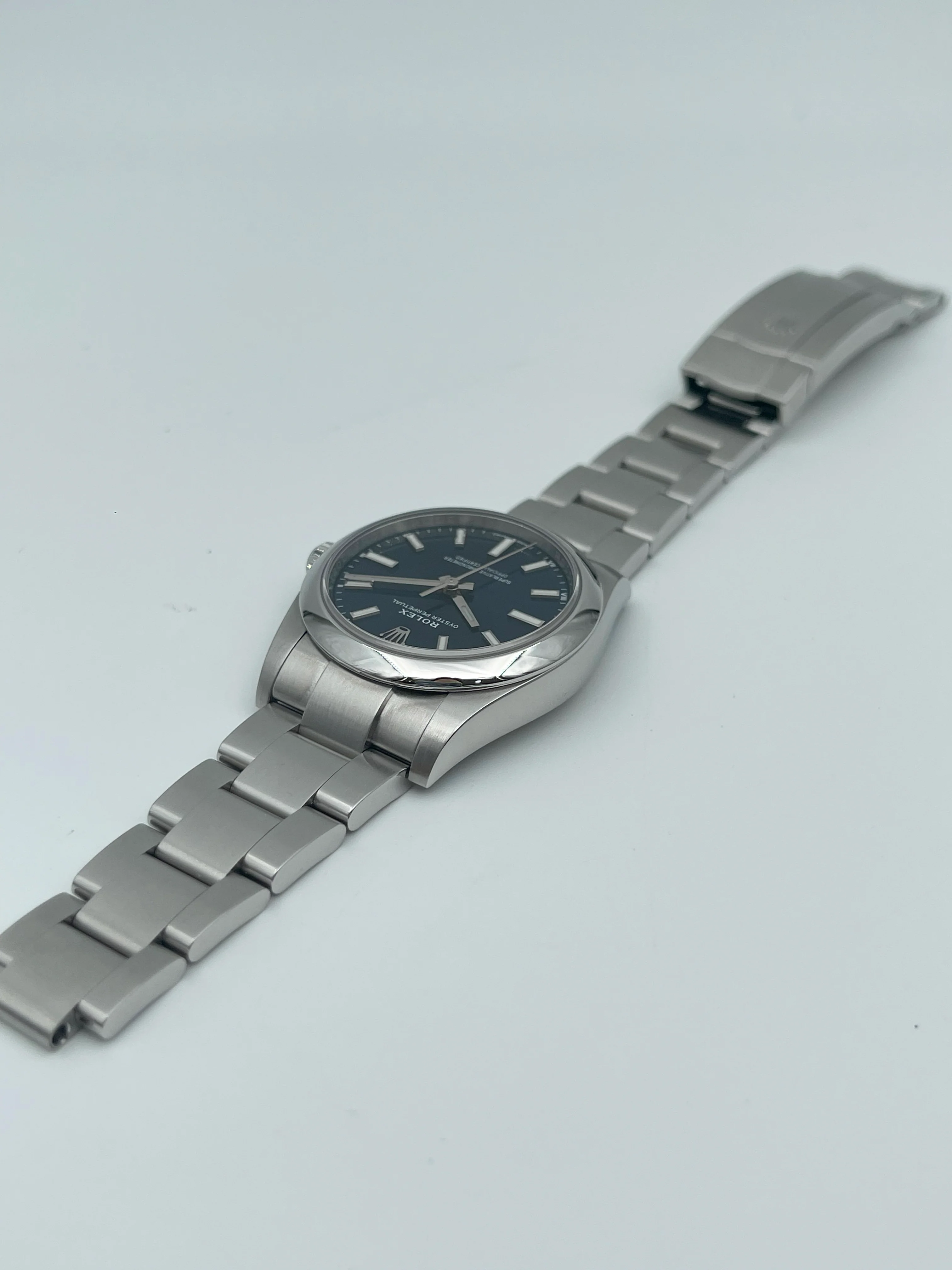 Rolex Oyster Perpetual 34mm Bright Blue 124200 2021 [Preowned] - Image 13