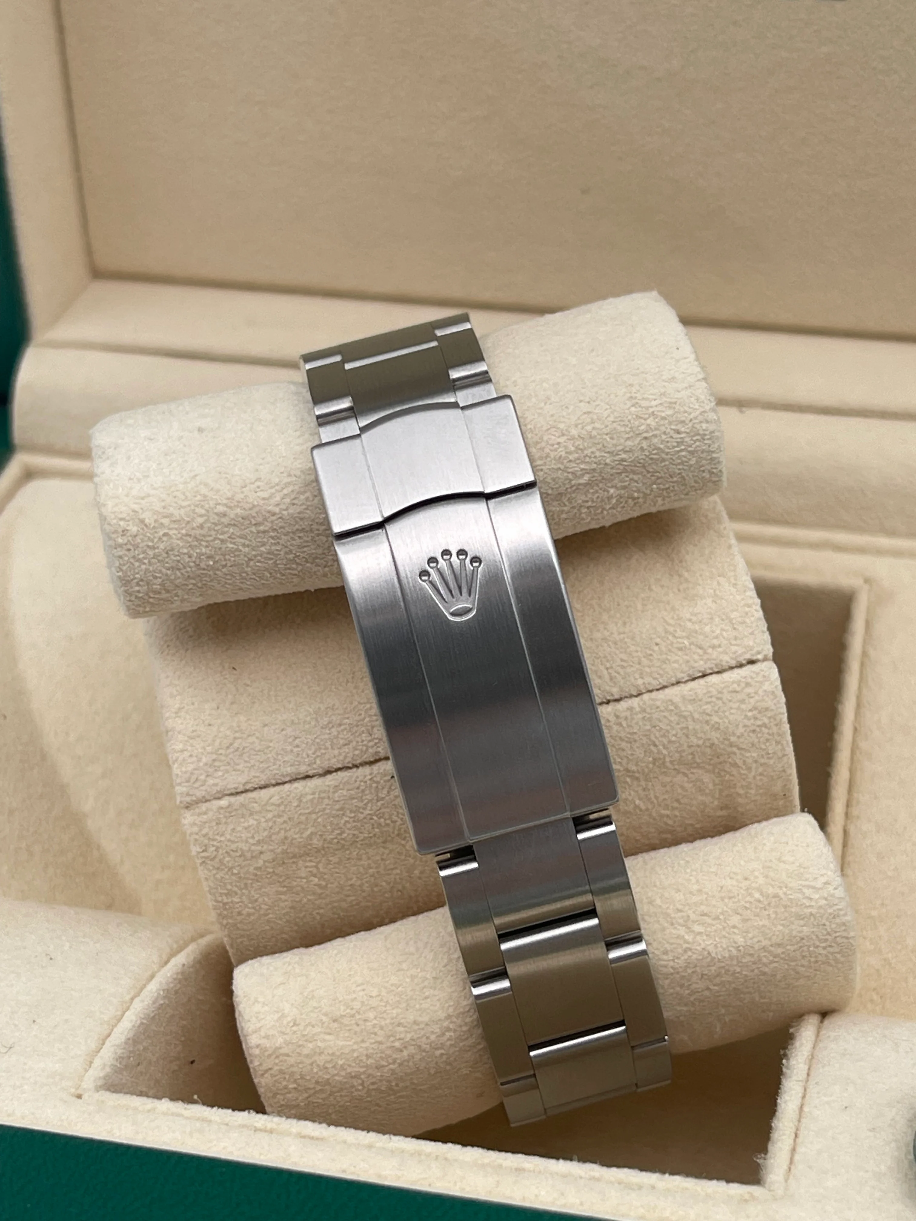 Rolex Oyster Perpetual 34mm Bright Blue 124200 2021 [Preowned] - Image 18