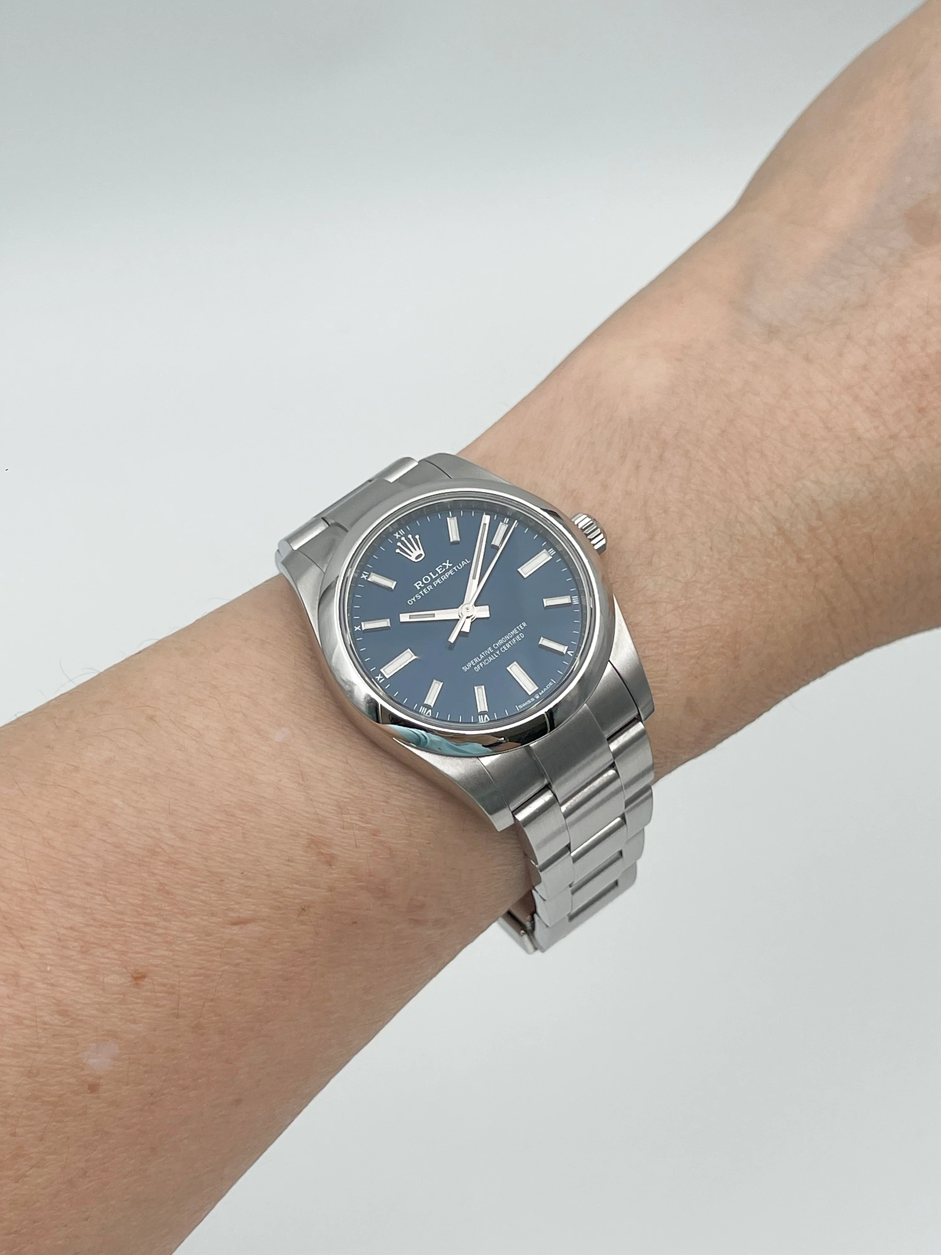 Rolex Oyster Perpetual 34mm Bright Blue 124200 2021 [Preowned] - Image 6