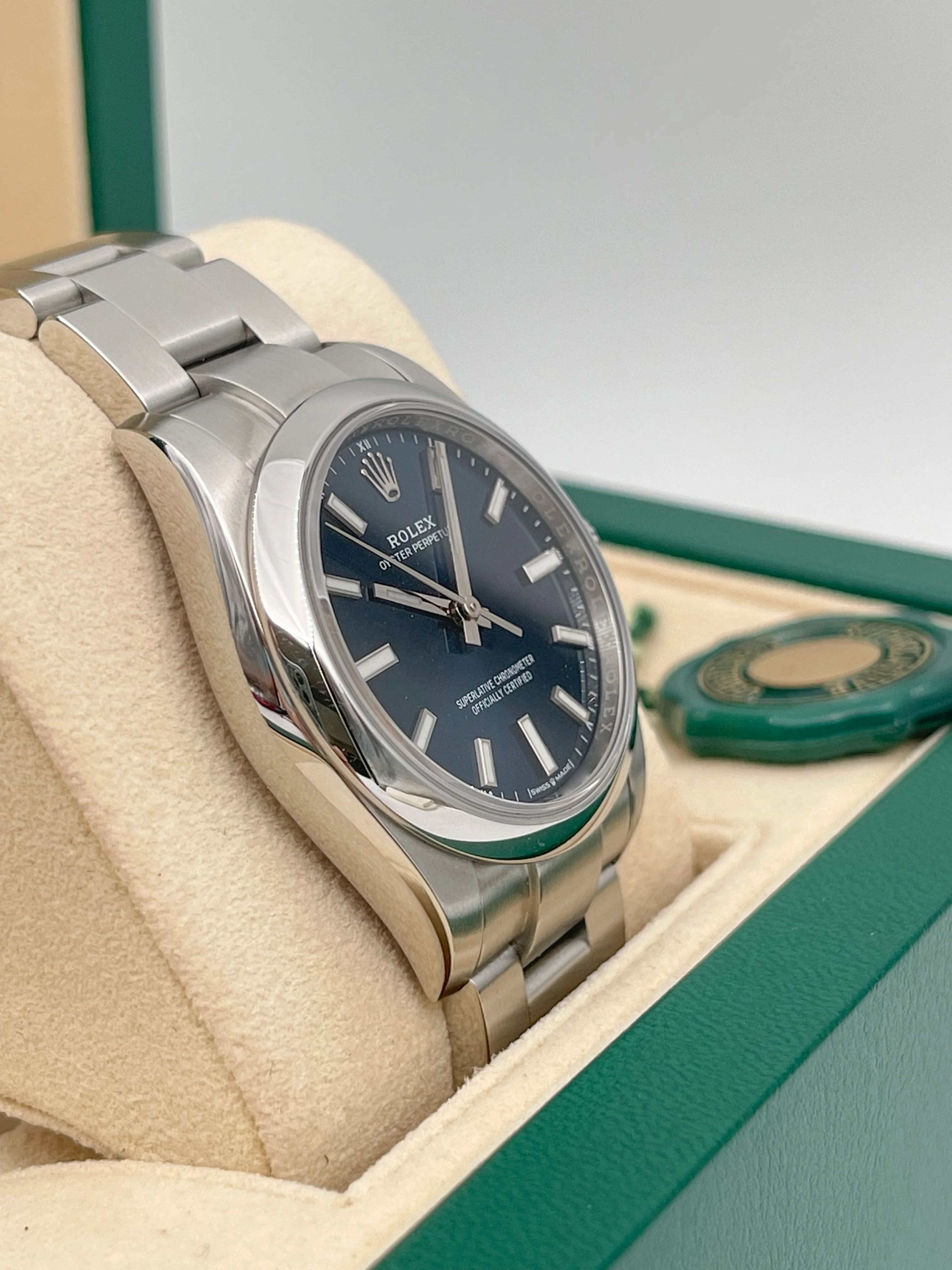 Rolex Oyster Perpetual 34mm Bright Blue 124200 2021 [Preowned] - Image 9