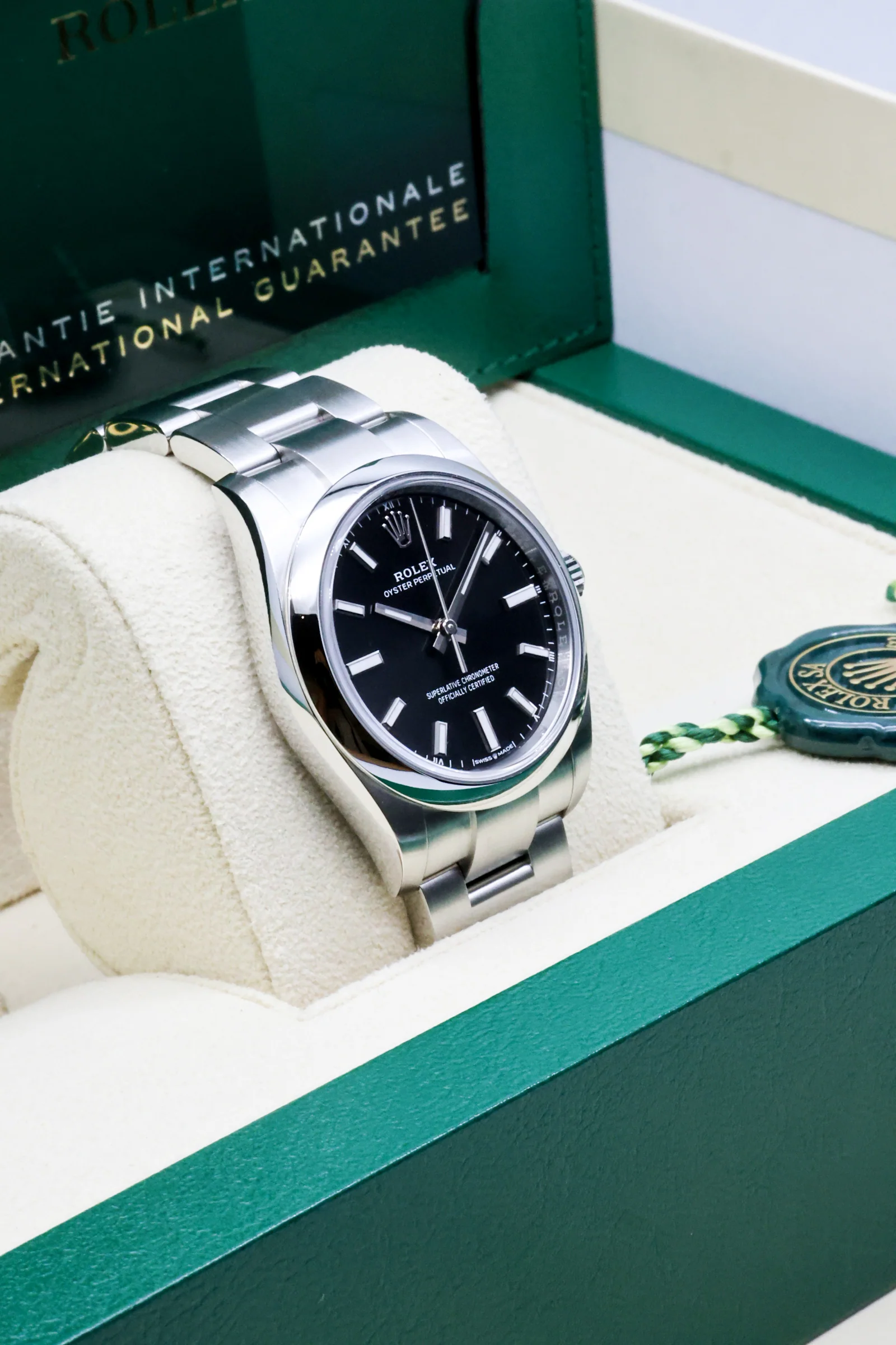 Rolex Oyster Perpetual Bright Black 34mm 124200 - Image 5