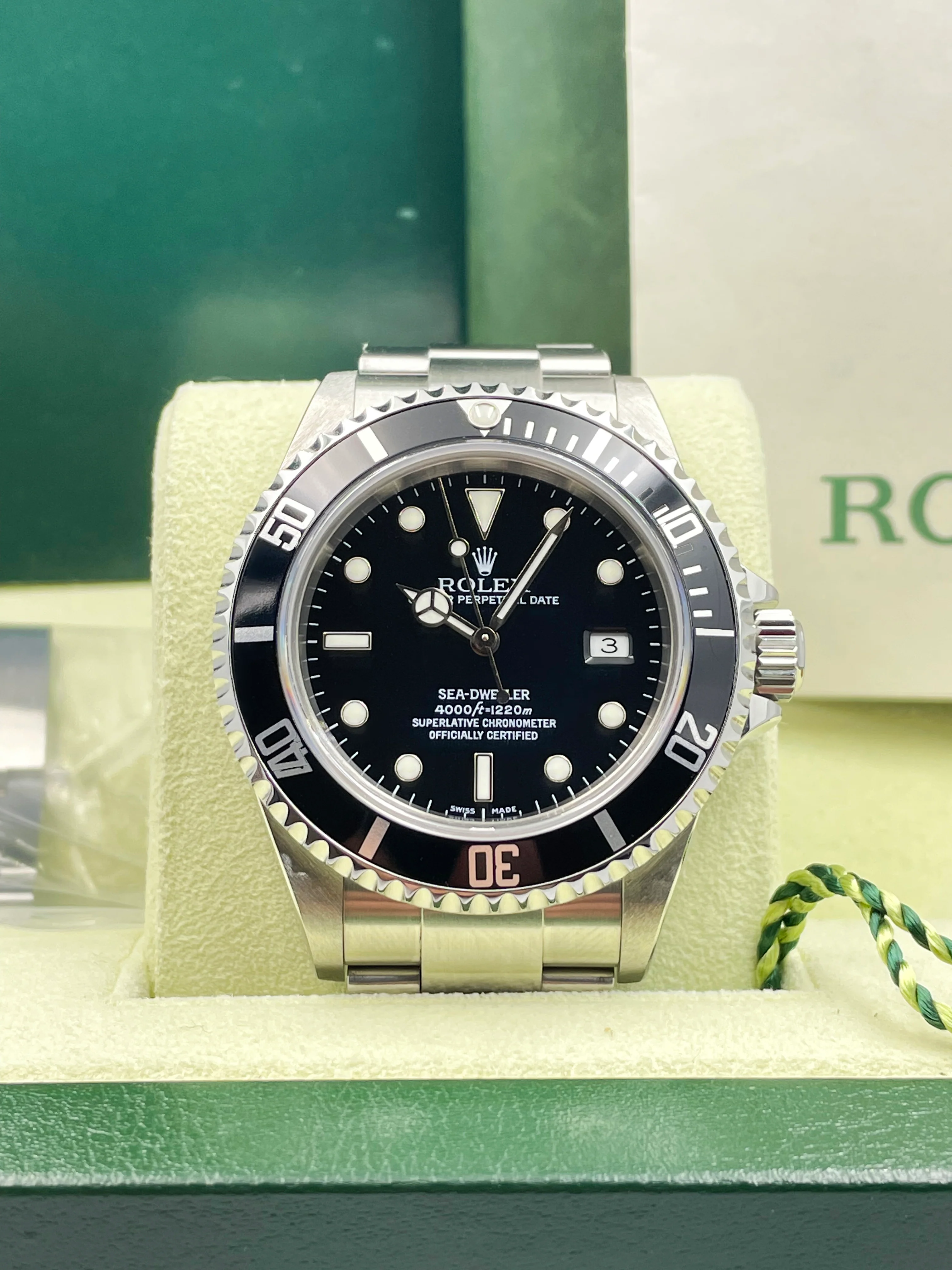 Rolex Sea-Dweller 4000ft 16600 Discontinued 2005 [Preowned] - Image 5