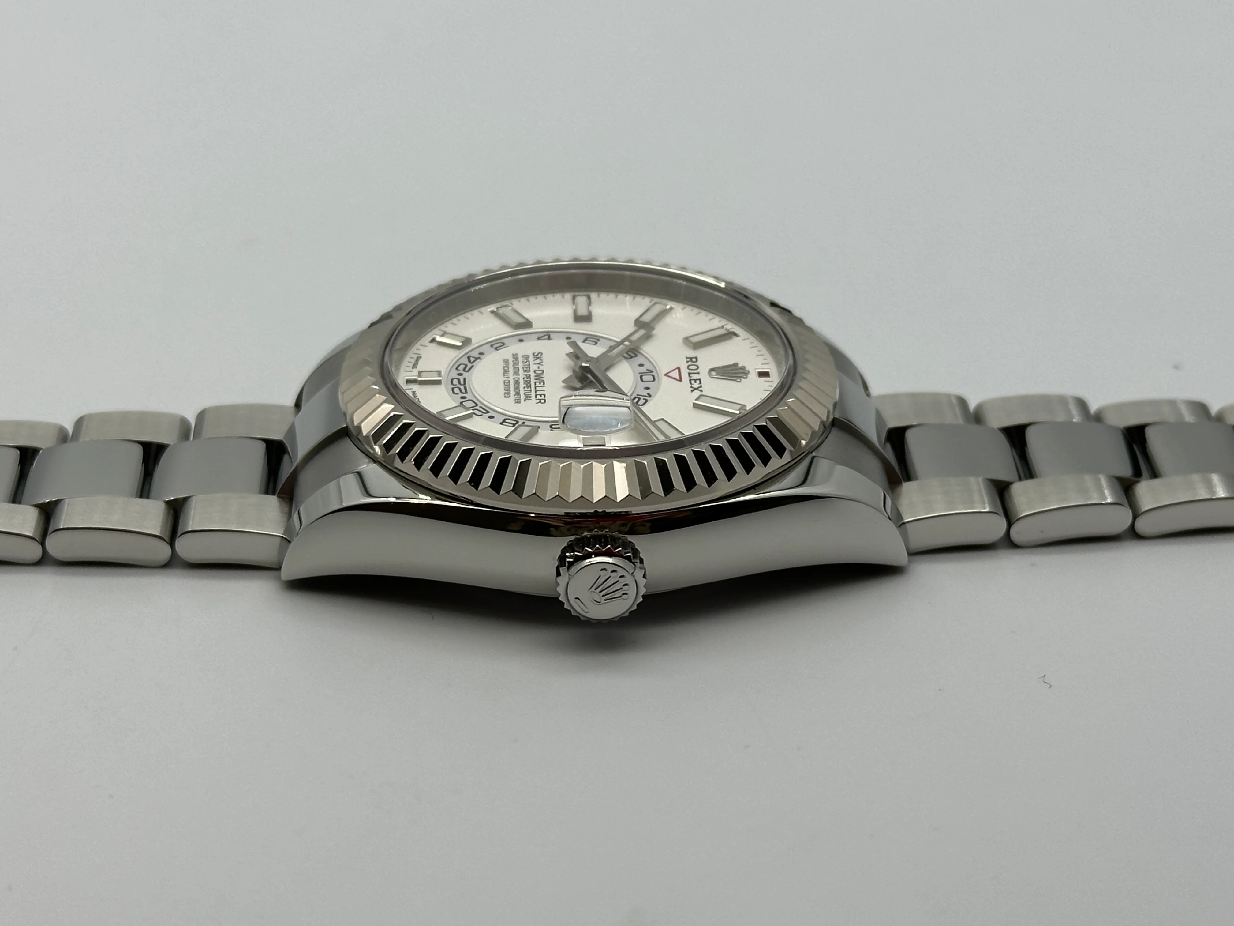 Rolex Sky Dweller White 42mm 326934 2021 [Preowned] - Image 13