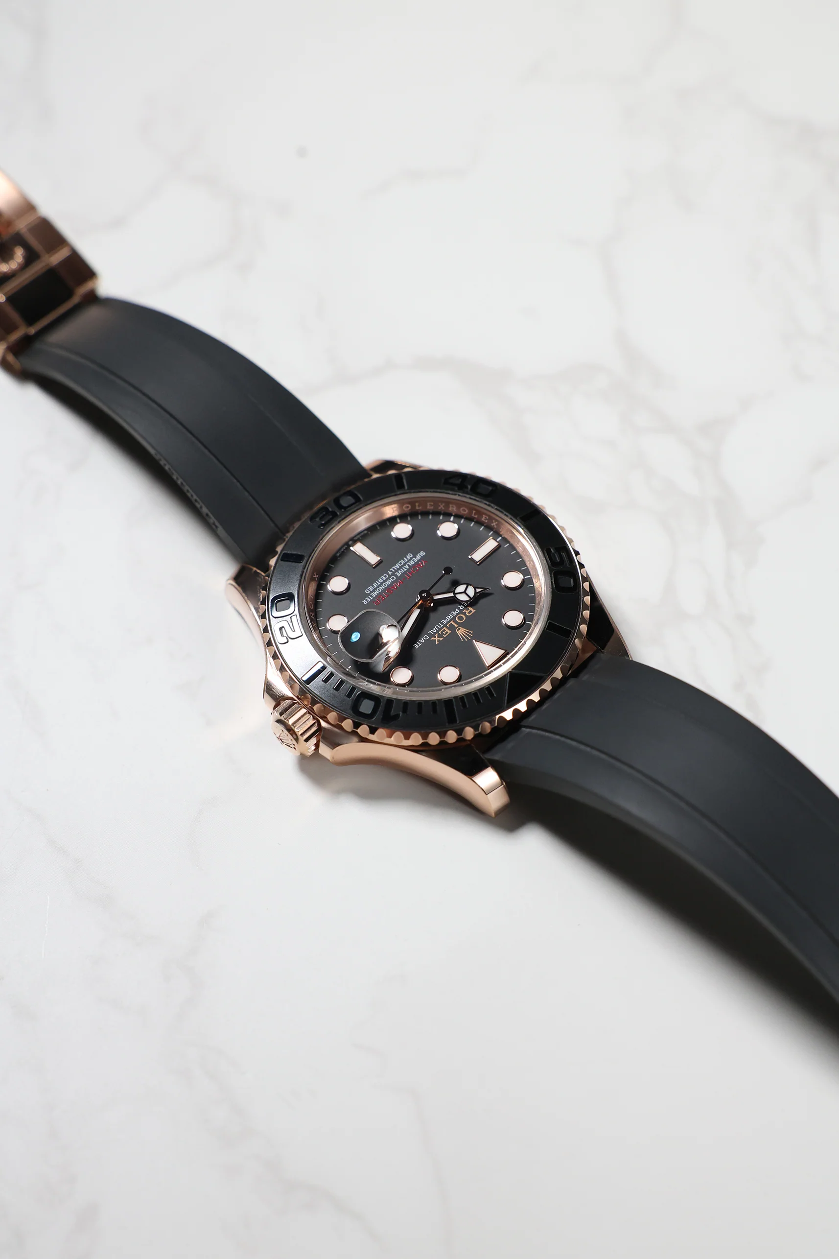 Rolex Yachtmaster Everose Oysterflex 40mm 126655 2023 [Preowned] - Image 14