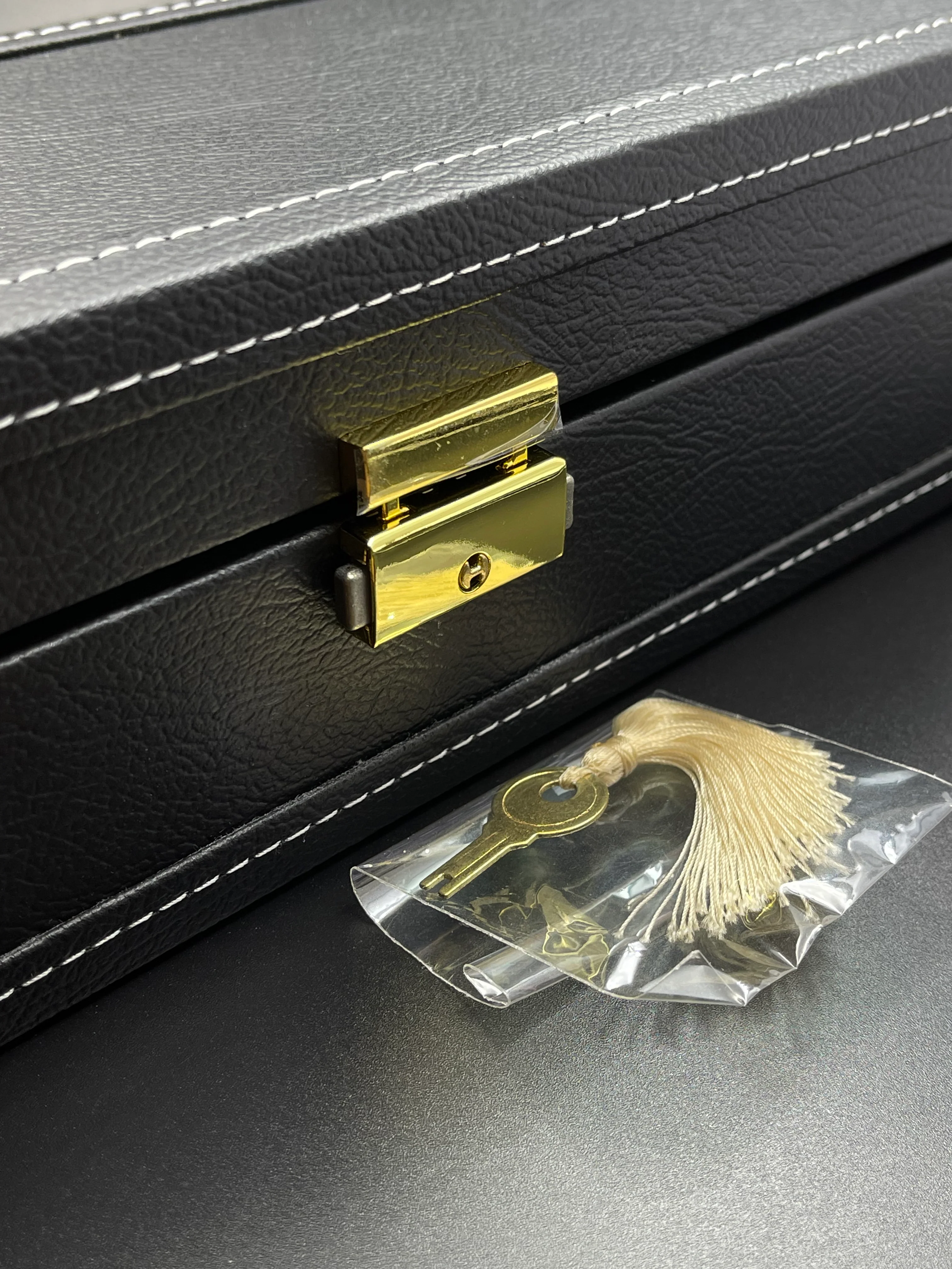 Ten10 Dante 5 Watchbox (Black Pleather Exterior & Purple Suede Interior) - Image 5