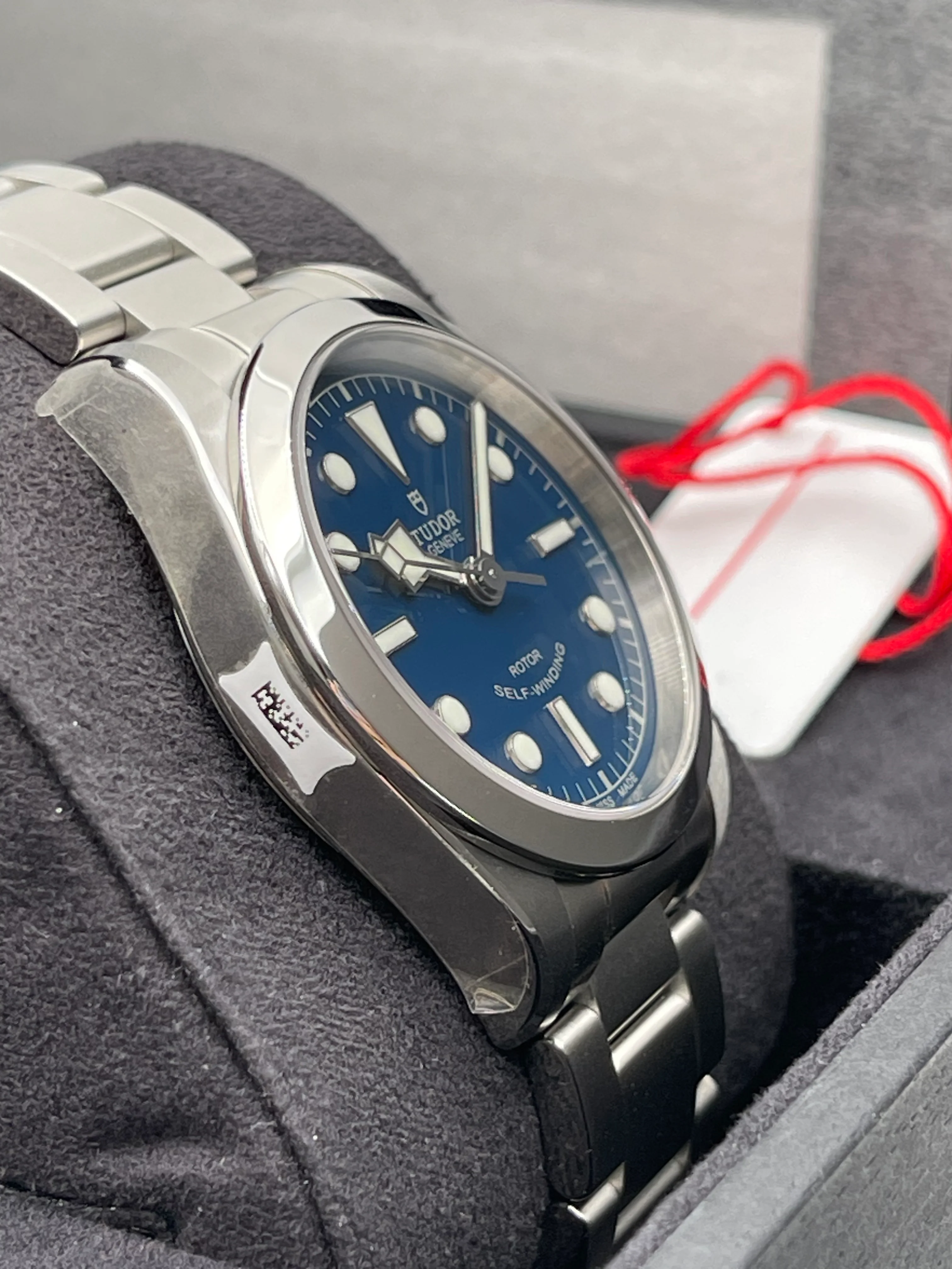 Tudor Black Bay 36mm Blue 79500 [NOS] - Image 6