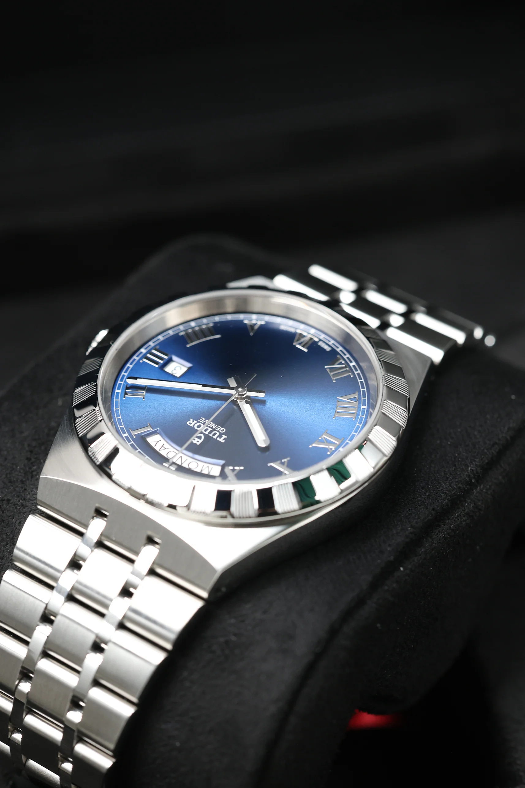 Tudor Royal 41mm Blue 28600 2025 [Preowned] - Image 13