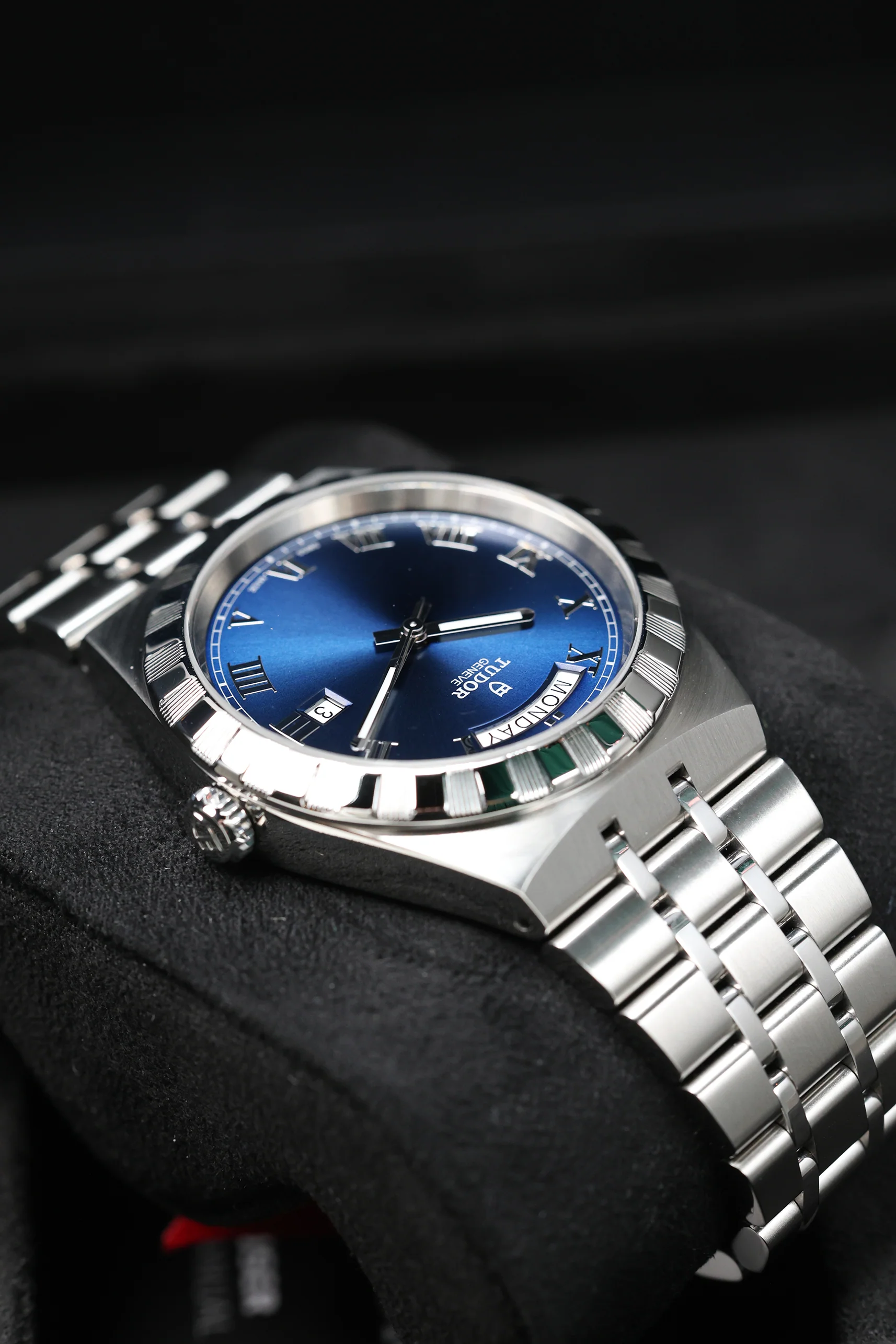Tudor Royal 41mm Blue 28600 2025 [Preowned] - Image 14