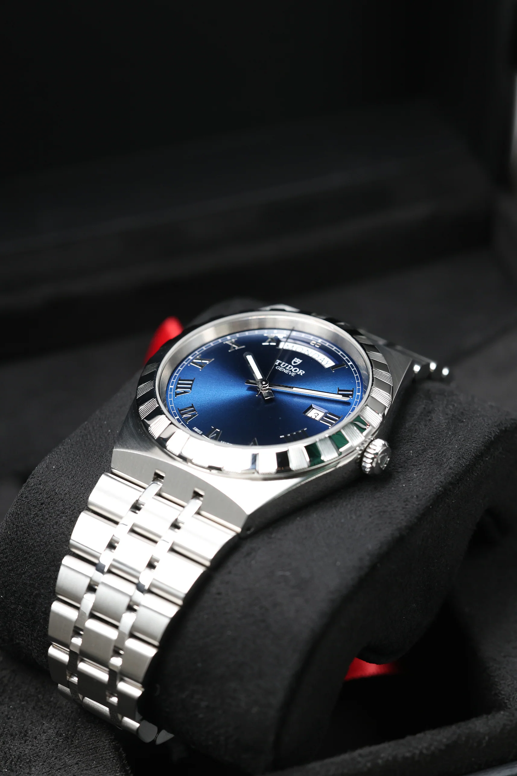Tudor Royal 41mm Blue 28600 2025 [Preowned] - Image 16